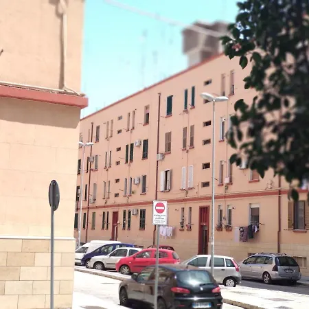 Lägenhet Casa Mazzacane Con 2 Da Letto Bari